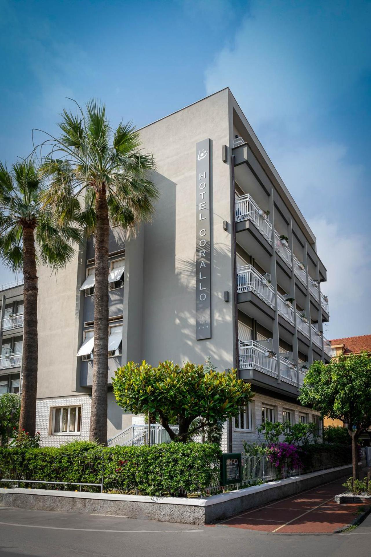 דיאנו מרינה Corallo Wellness Hotel מראה חיצוני תמונה