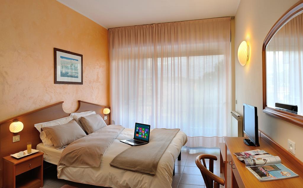 דיאנו מרינה Corallo Wellness Hotel מראה חיצוני תמונה